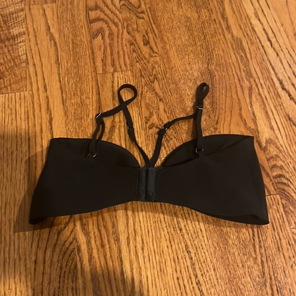 Princess Polly Woman’s Black Crop Top Size US 2 - Picture 3 of 4